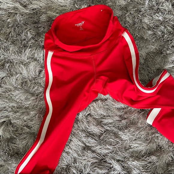 Old Navy Active girls red and white go dry high waisted pants. Size XS. Used. - Picture 5 of 8